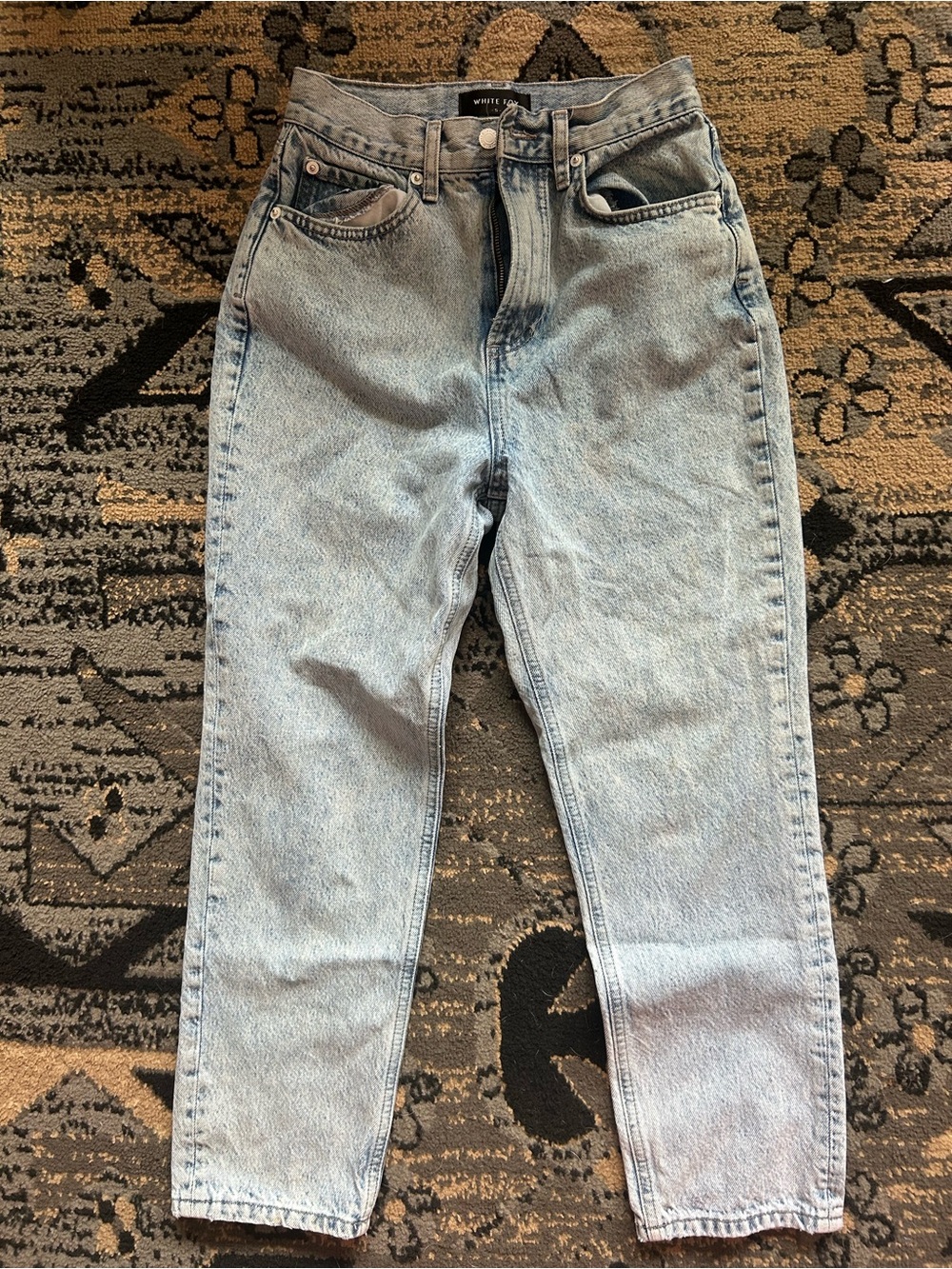 White Fox Boutique High-Rise Light Blue Mom Jeans - Picture 1 of 4
